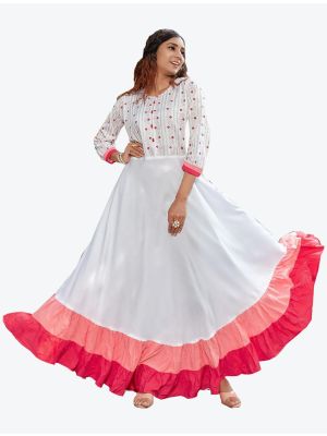 /theethnicworld/202102/white-rayon-anarkali-kurti-fabku20263.jpg