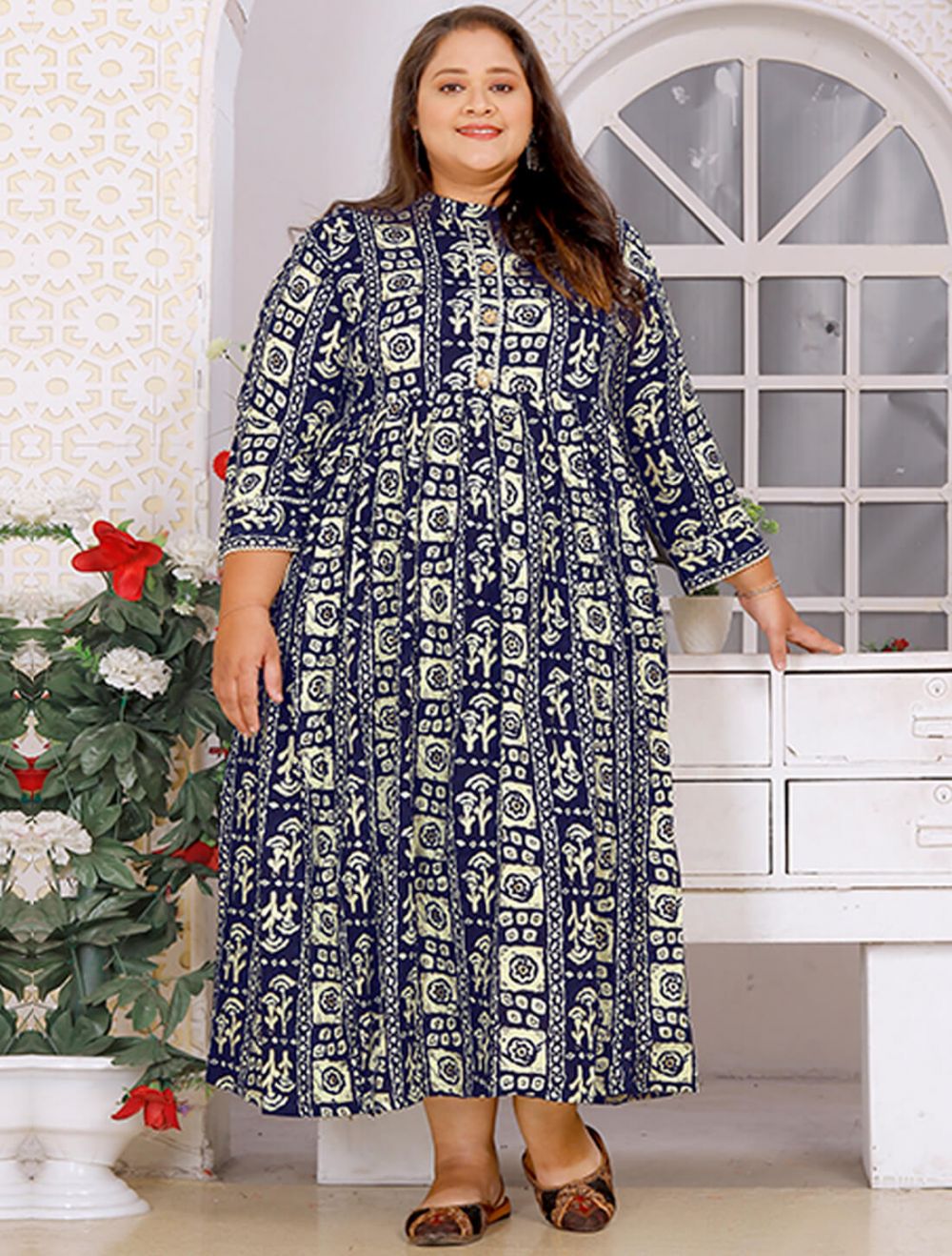 Avipsa SOLID BLACK SEQUENCE EMBROIDERED STRAIGHT Kurtis