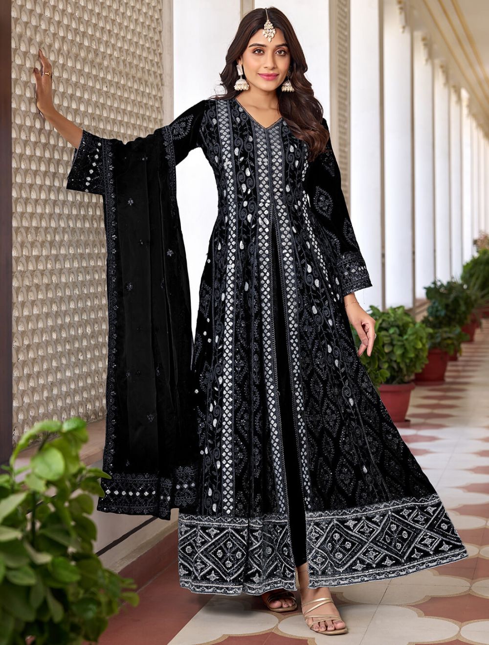 Women Georgette Embroidered Semi-Stitched Anarkali Suit at Rs 1450 in Surat